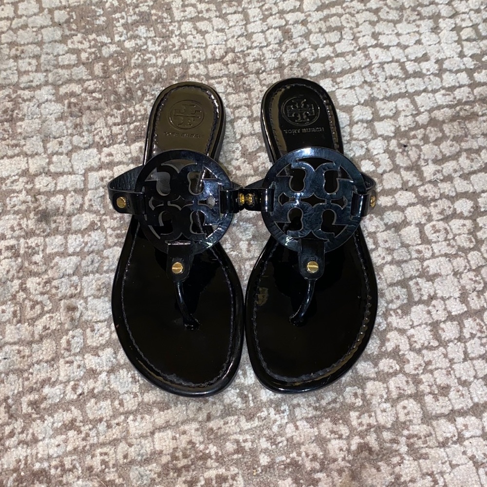 Patent black Tory Burch sandals!!